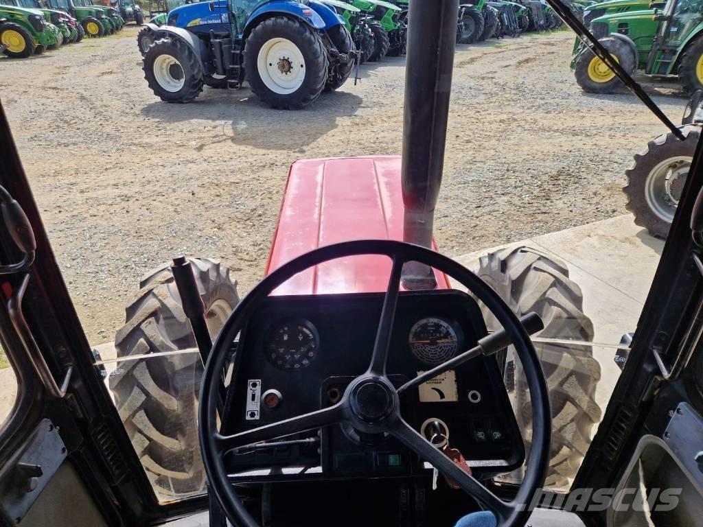 Case IH 856 XL الجرارات