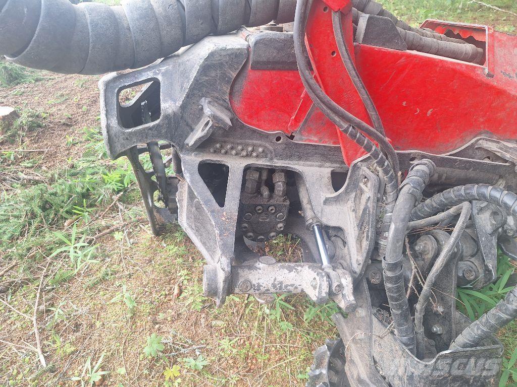 Komatsu 911 حصادات