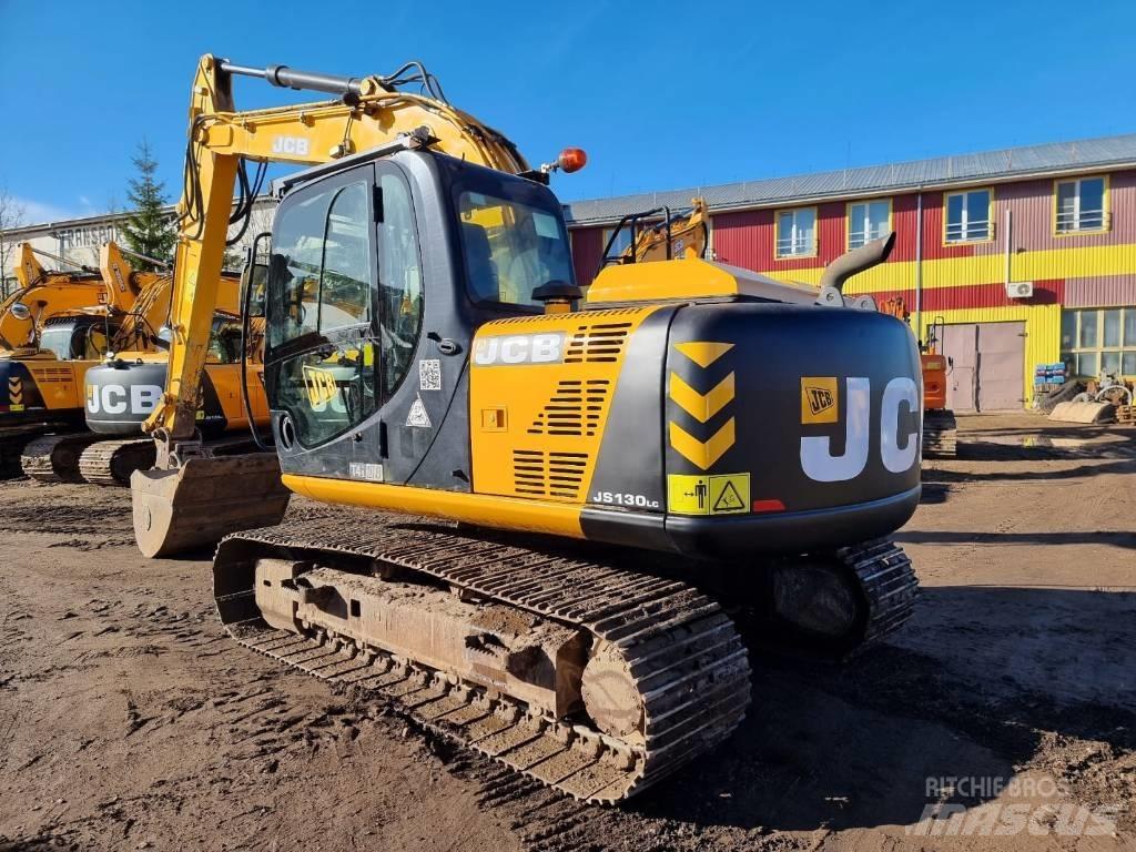 JCB JS 130 LC T4i حفارات زحافة