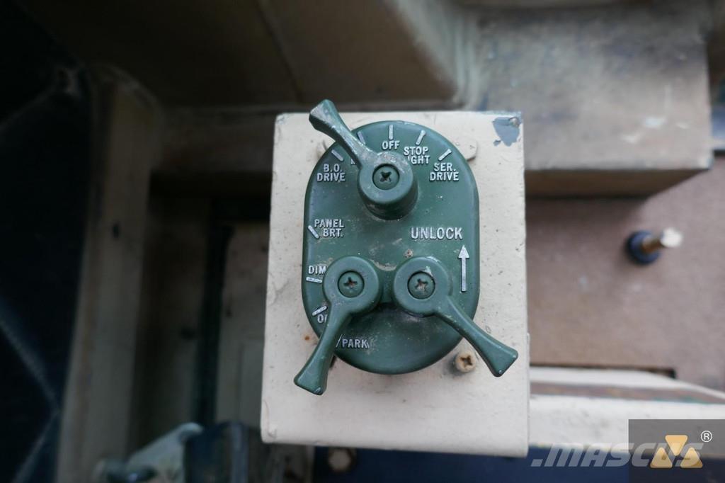 CAT 130G Ex-army معدات تمهيد الطرق