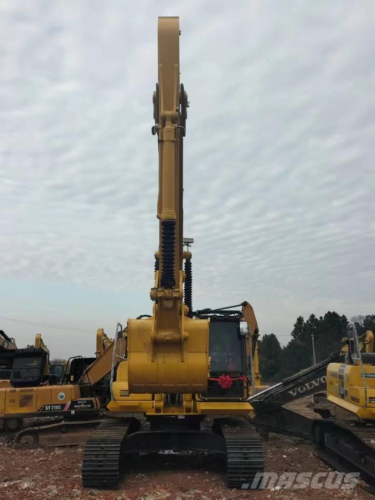 Komatsu PC 200-8 حفارات زحافة