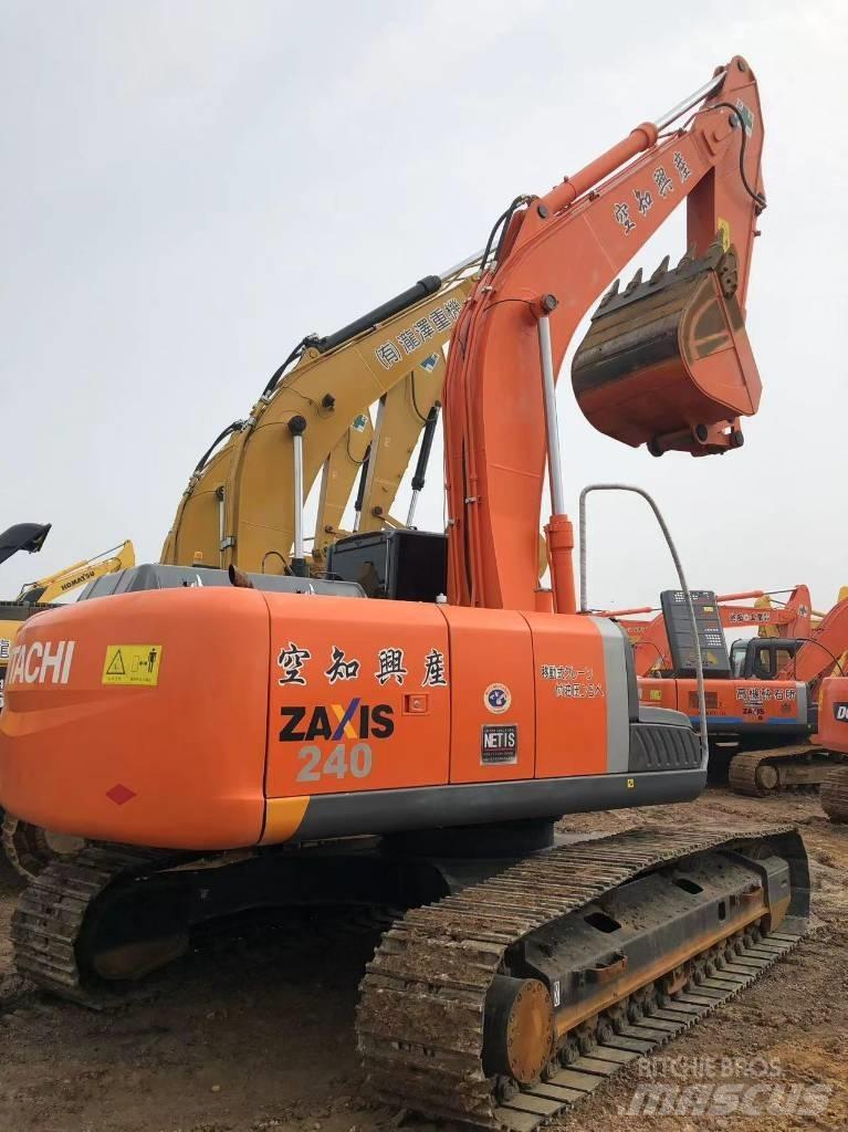 Hitachi 240 حفارات زحافة