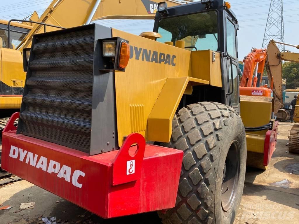 Dynapac CA 30 مداحل أحادية الأسطوانة