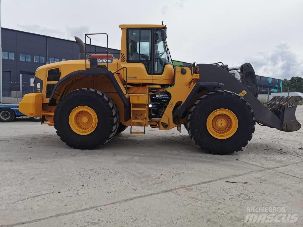 Volvo L250G لوادر بعجل