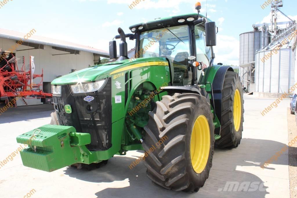John Deere 8370 R الجرارات