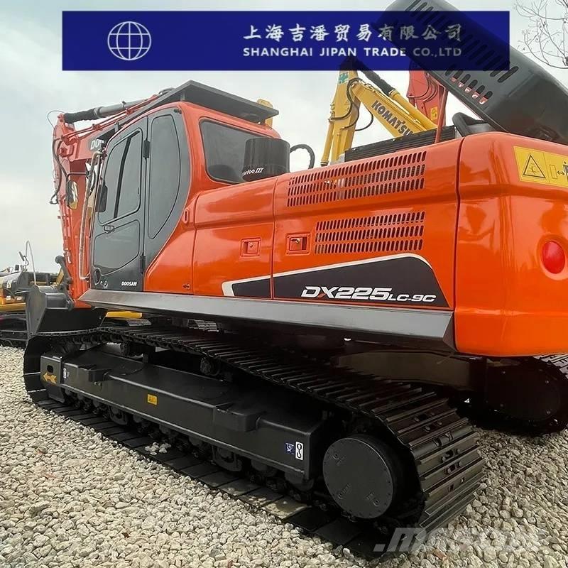 Doosan DX 225 حفارات زحافة