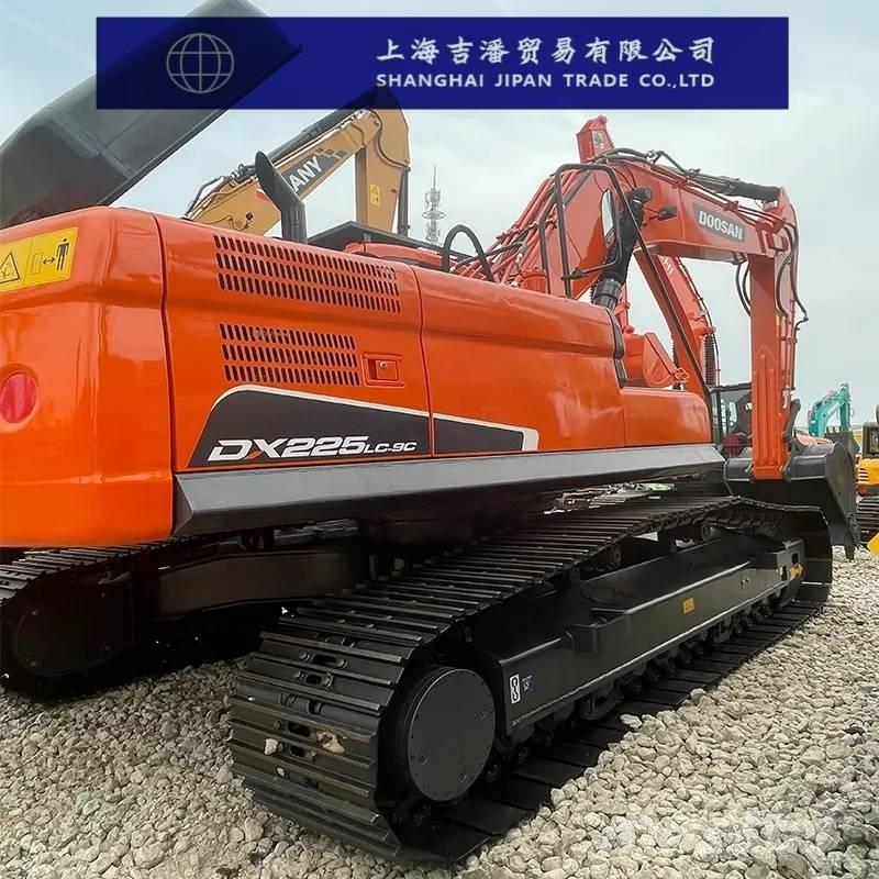 Doosan DX 225 حفارات زحافة