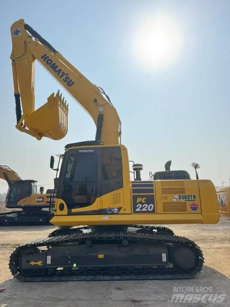 Komatsu 220-8 حفارات زحافة