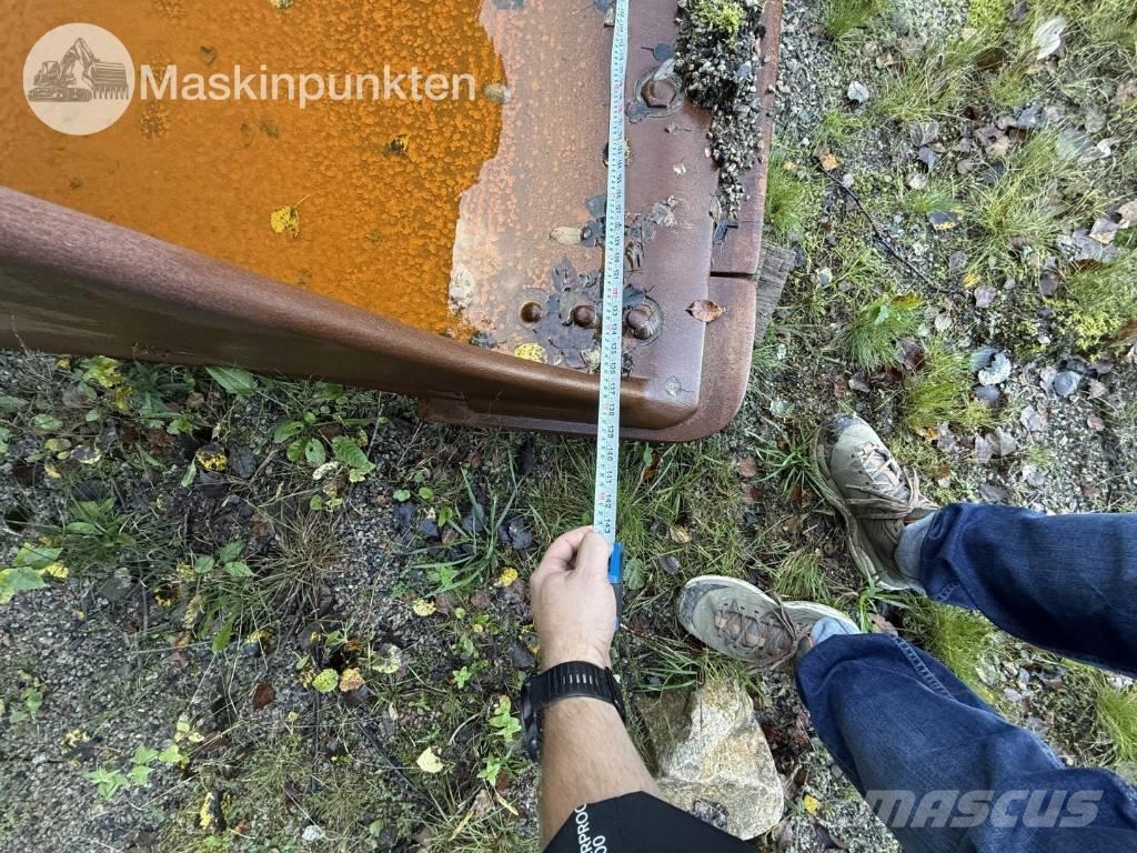 CAT 980 لوادر بعجل