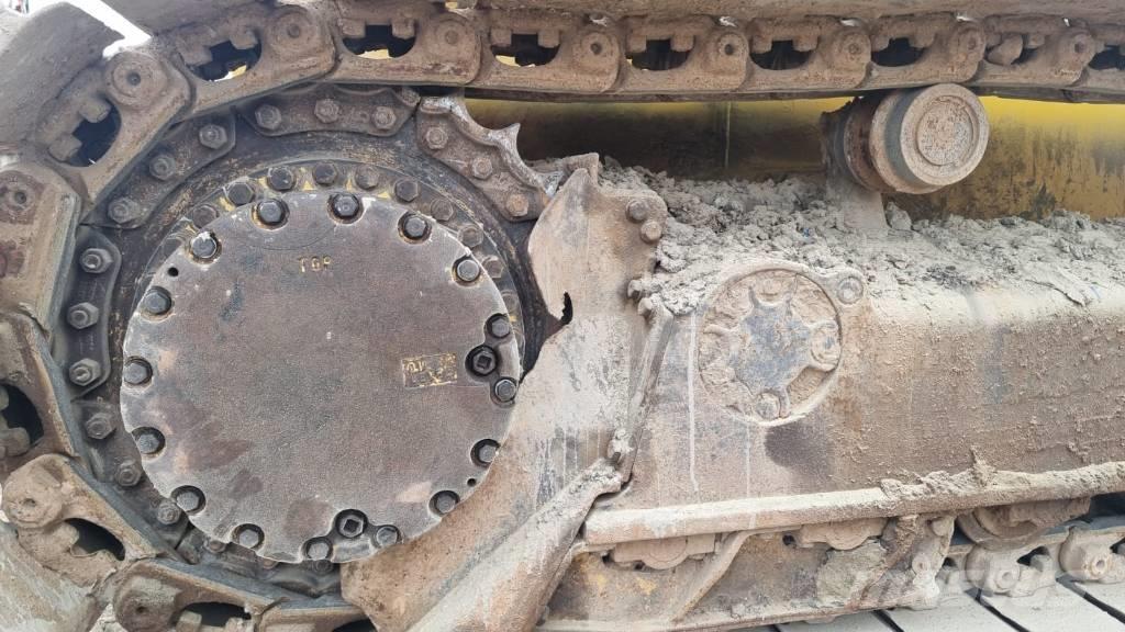 Komatsu D 51 EX-22 بلدوزرات مجنزرة