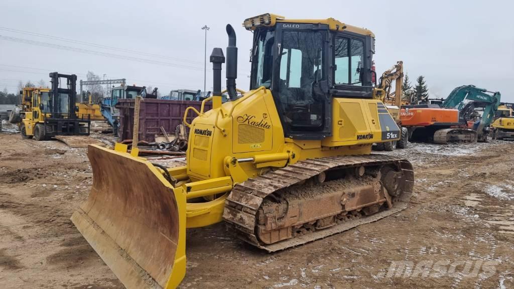 Komatsu D 51 EX-22 بلدوزرات مجنزرة