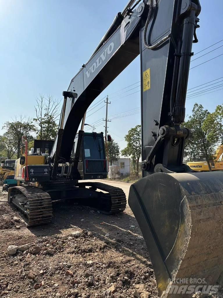 Volvo EC290 حفارات زحافة