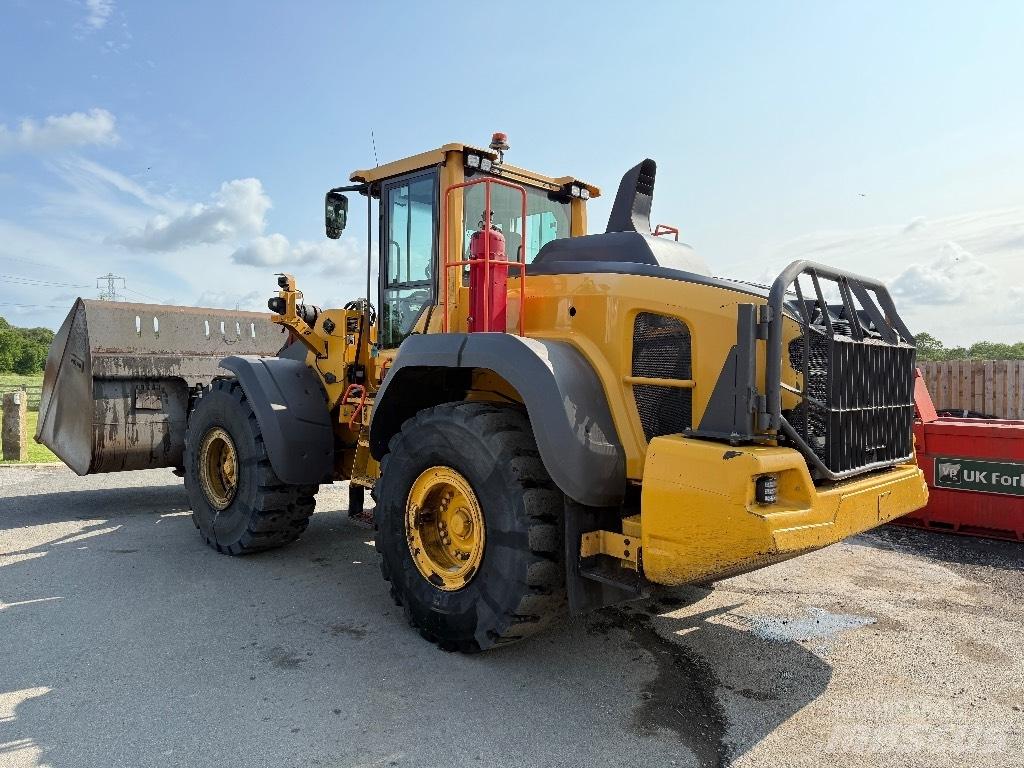 Volvo L 120 H لوادر بعجل