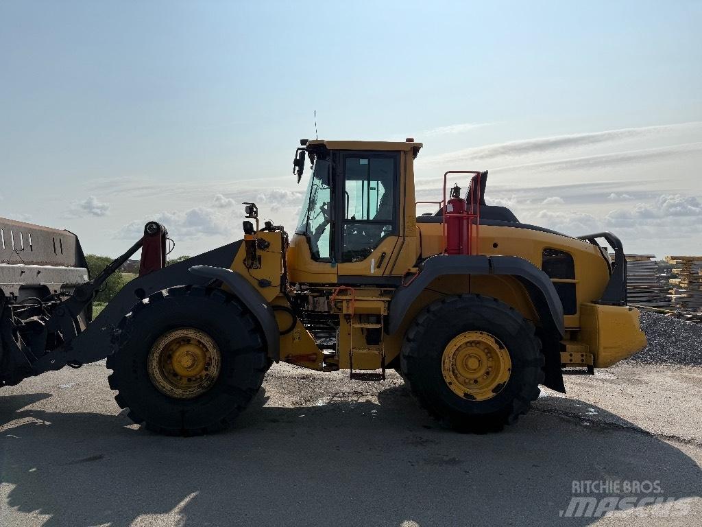Volvo L 120 H لوادر بعجل