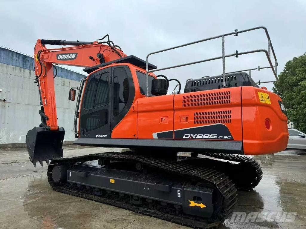 Doosan DX 225 LC-9C حفارات زحافة