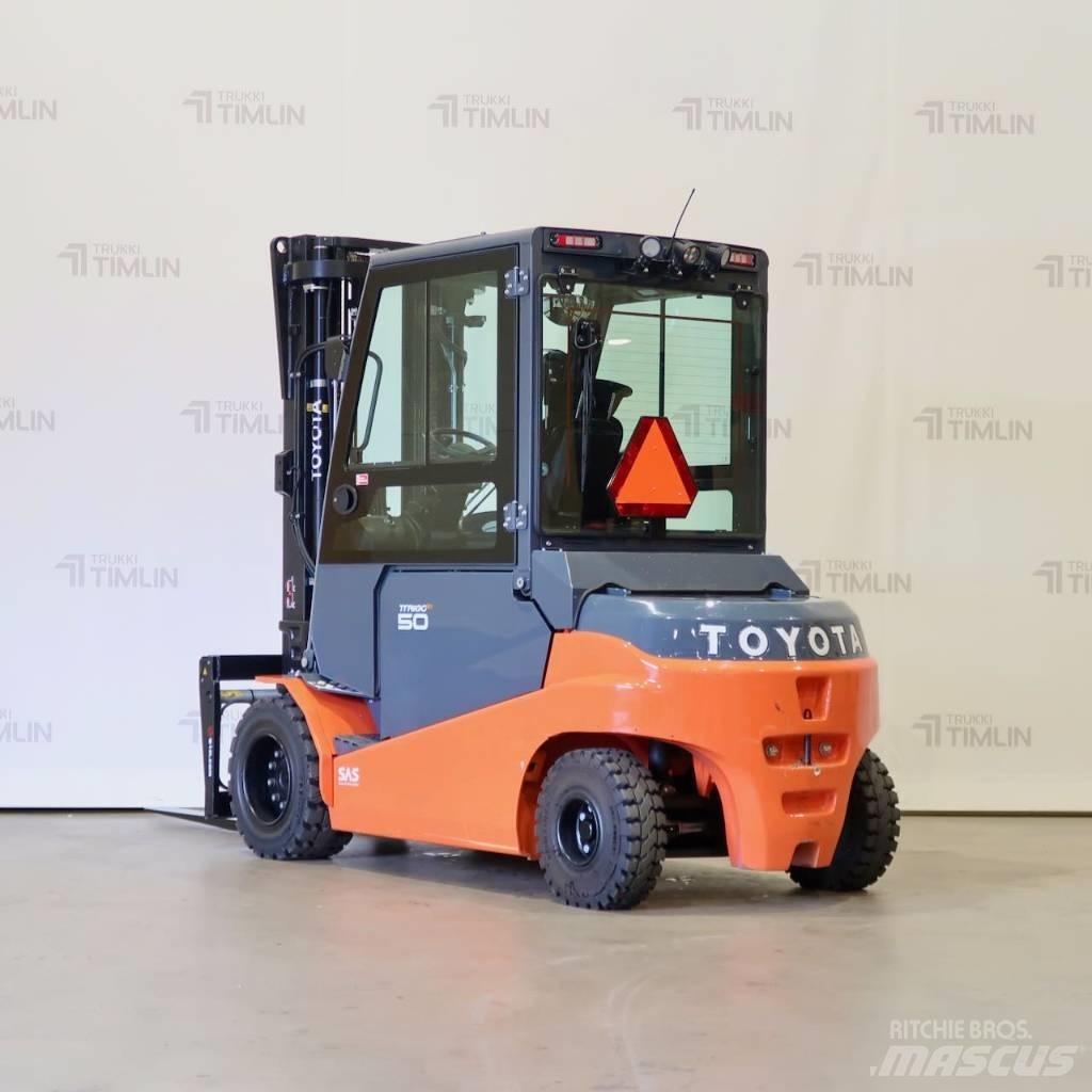 Toyota 8FBMT50 شاحنات ذات رافعات شوكية تعمل بالكهرباء