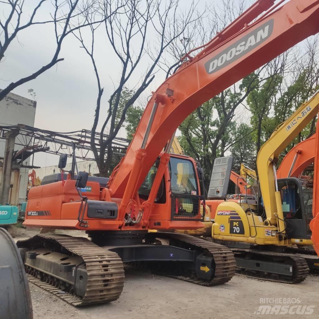 Doosan DX 300 حفارات زحافة
