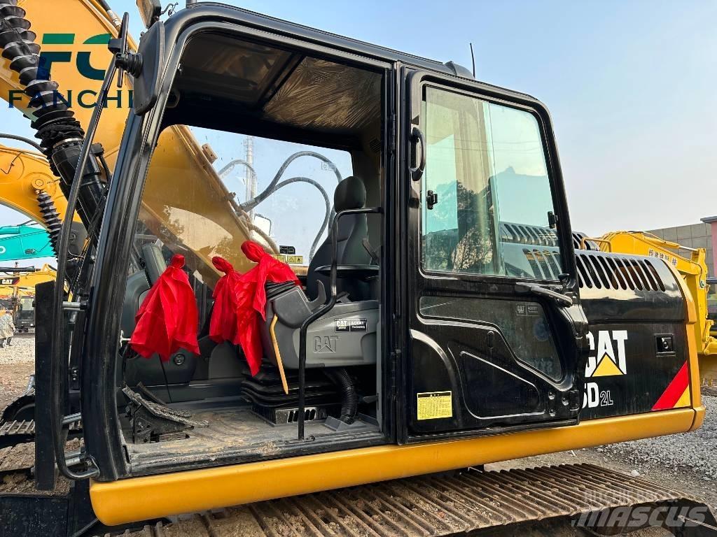 CAT 315d2 حفارات زحافة