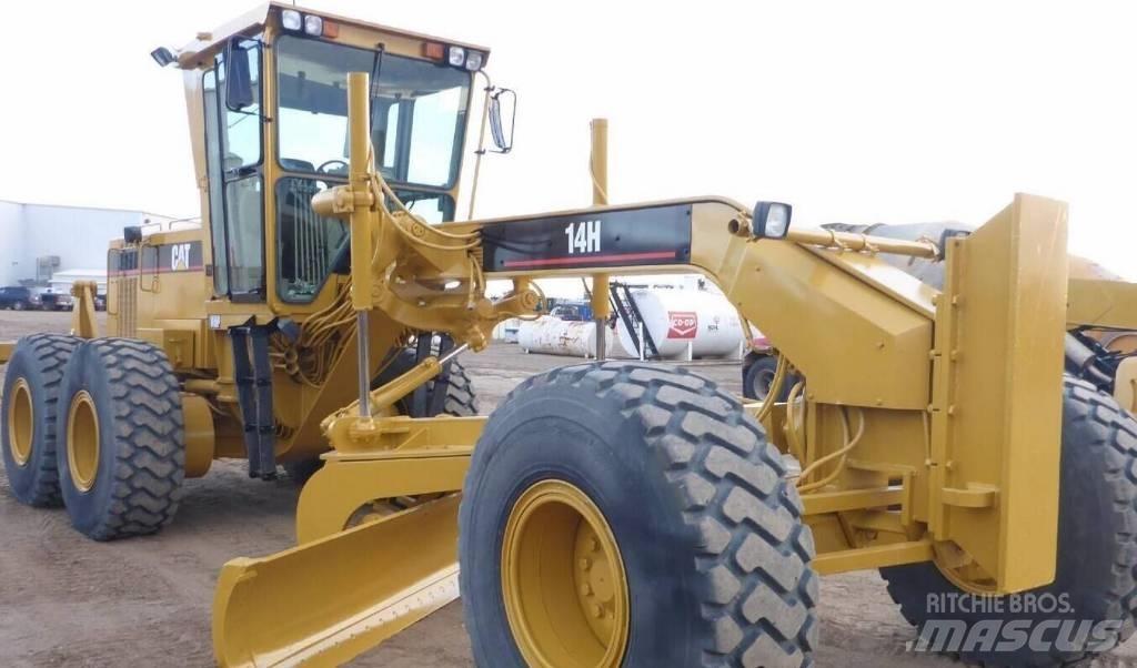 CAT 14 H معدات تمهيد الطرق