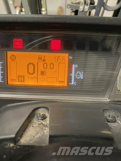 Mitsubishi FD25N3 شاحنات الديزل