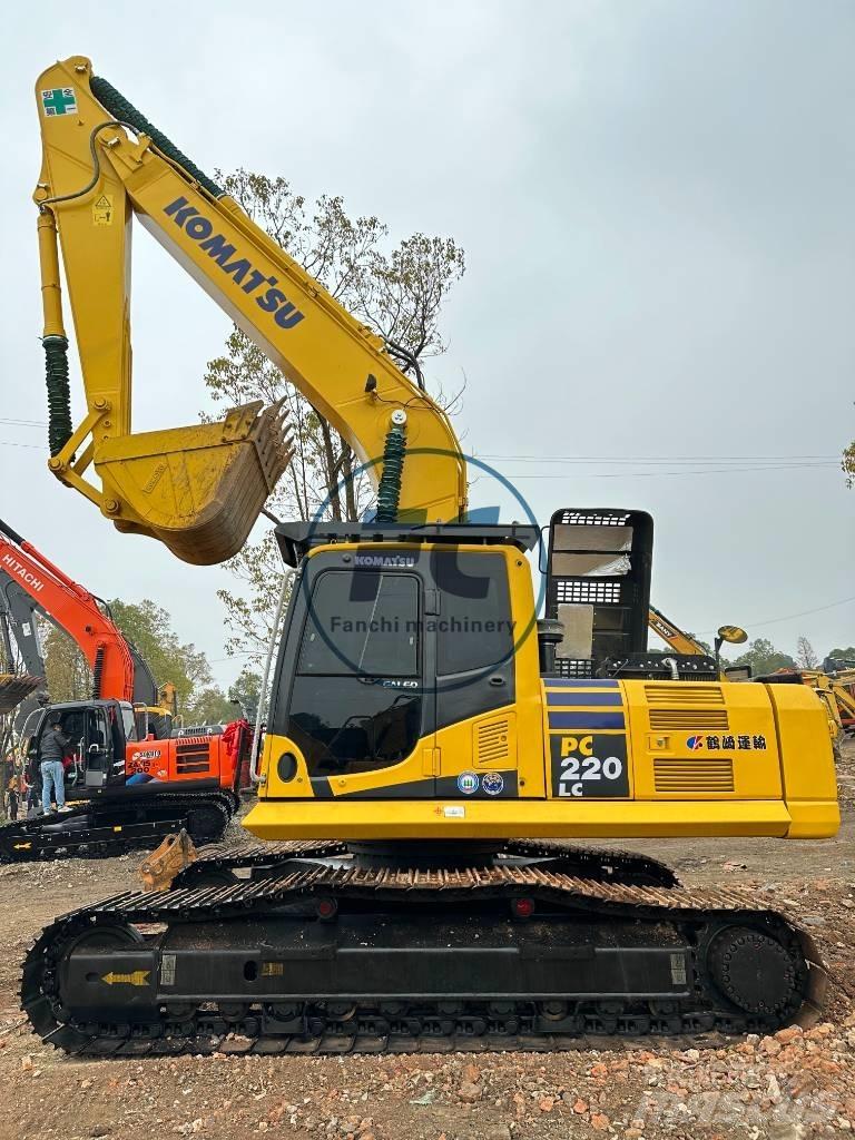 Komatsu PC 220 LC حفارات زحافة