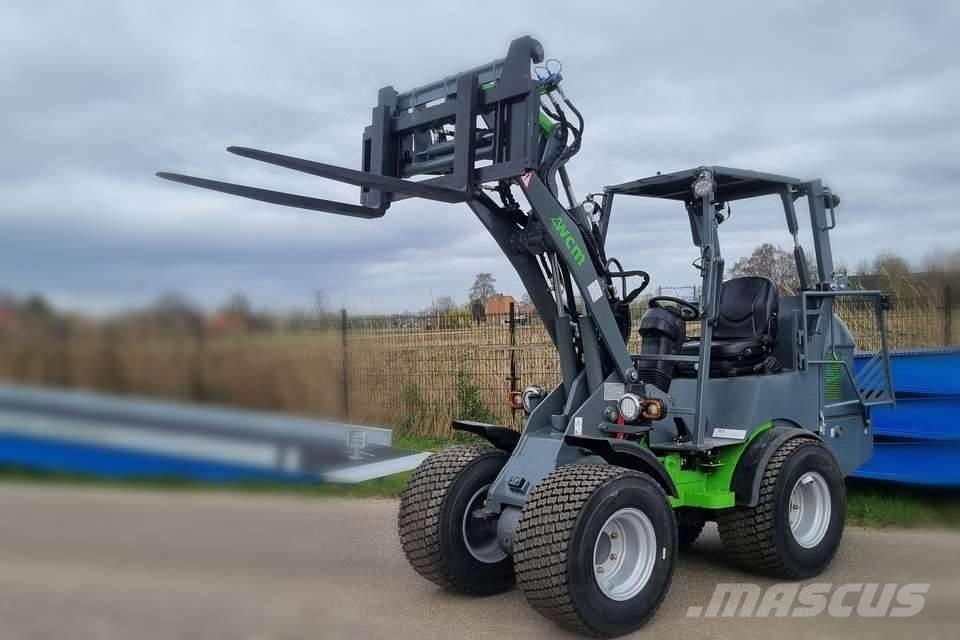 WCM L2316 und L2416 لوادر وحفارات أمامية