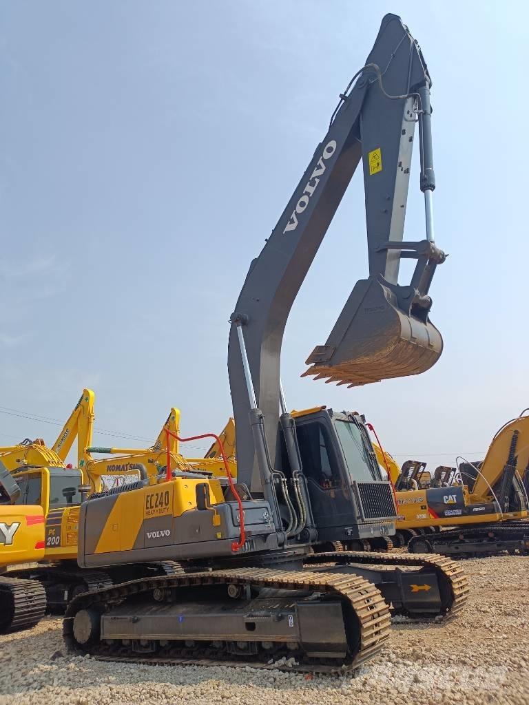 Volvo EC 240 حفارات زحافة