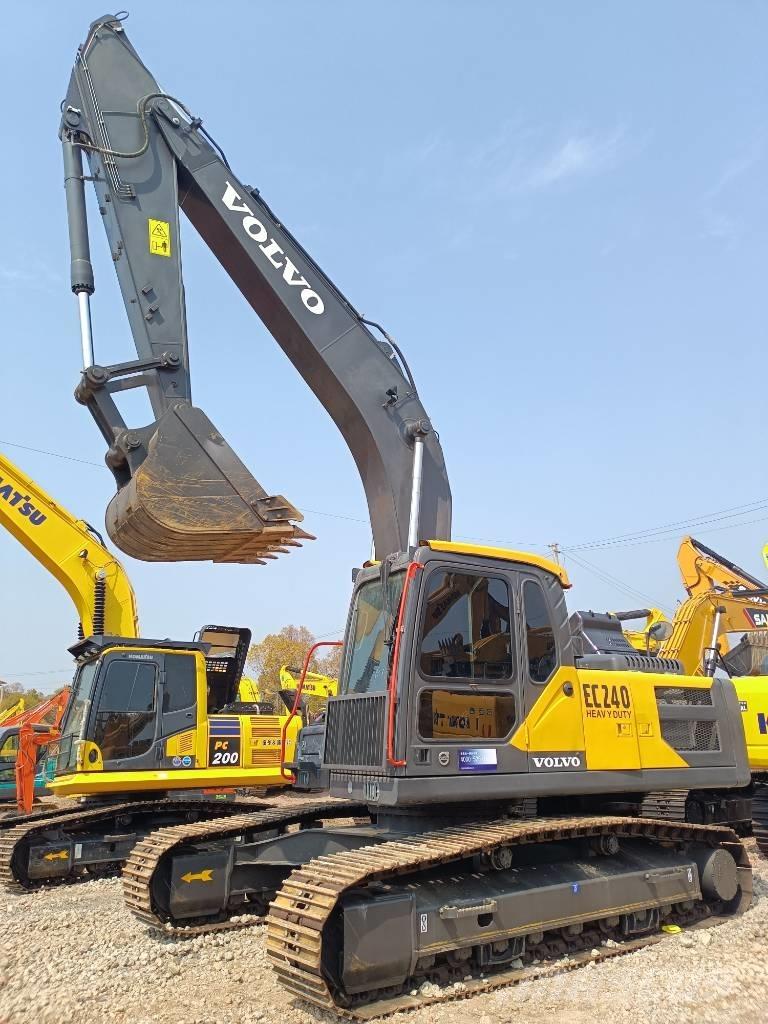 Volvo EC 240 حفارات زحافة