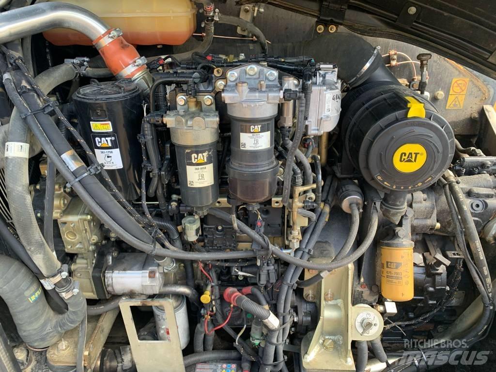 CAT TH 337C معدات مناولة لأغراض الزراعة