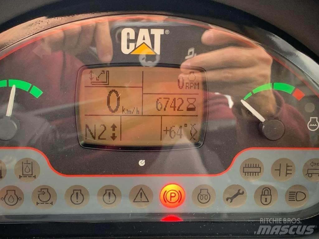 CAT TH 337C معدات مناولة لأغراض الزراعة