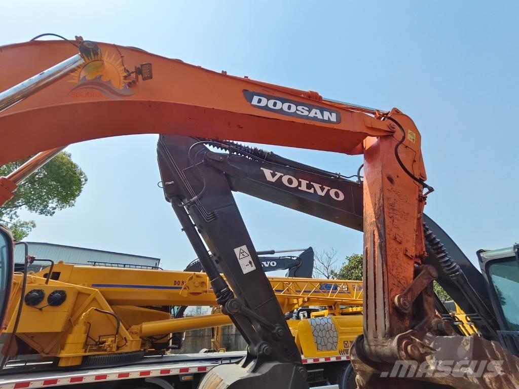 Doosan DX 300 LC حفارات زحافة