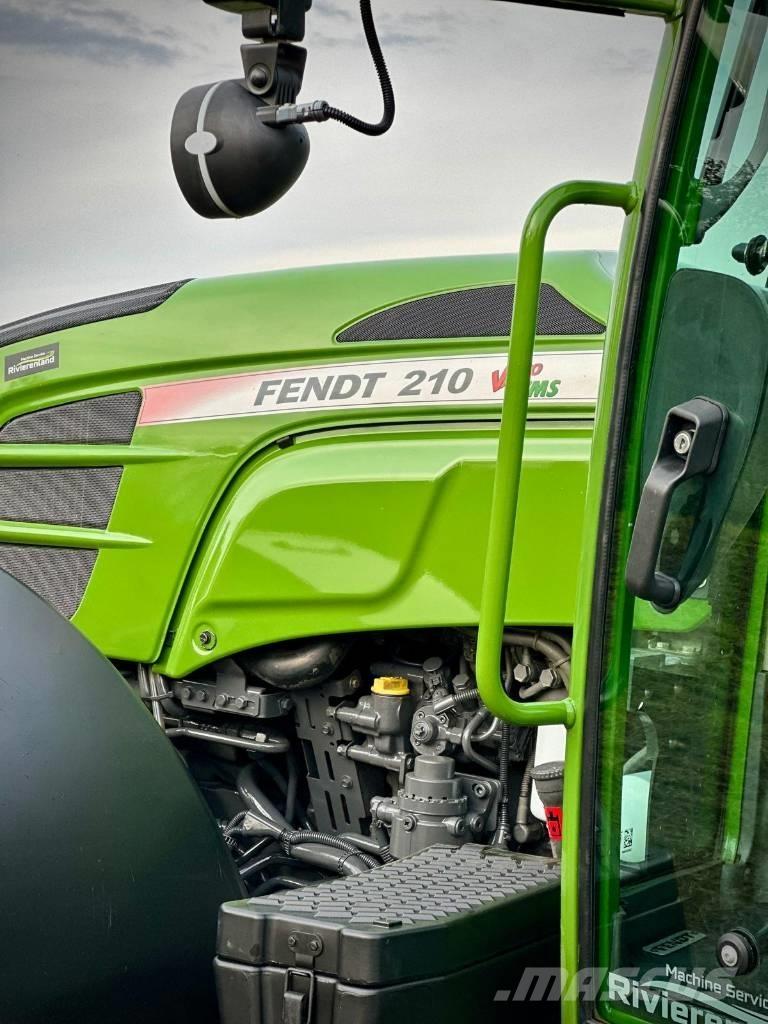 Fendt 210S Vario الجرارات