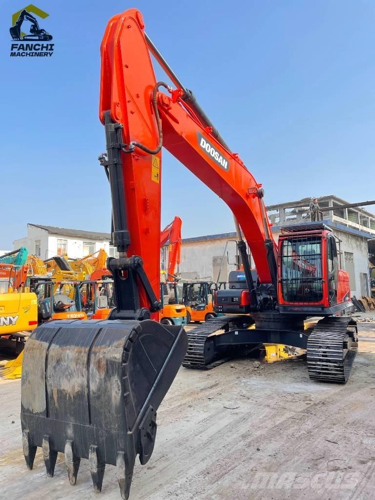 Doosan DX 300 LCA حفارات زحافة