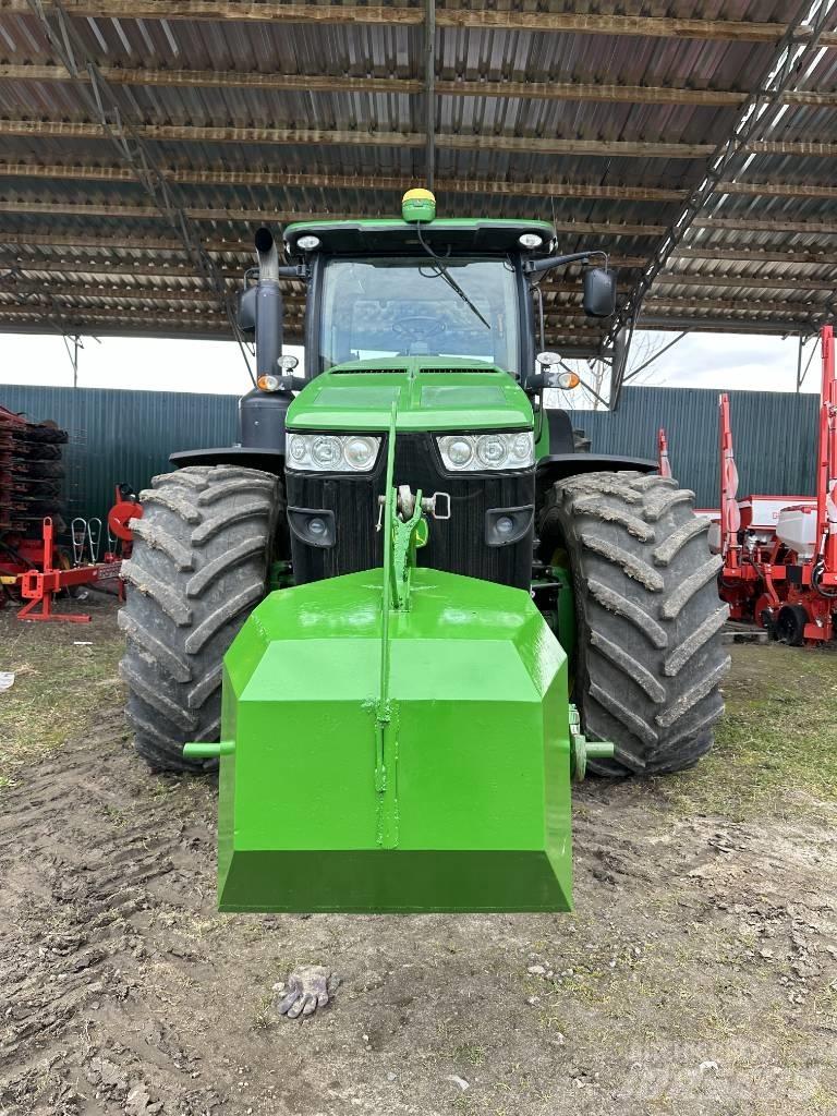 John Deere 8360 R الجرارات
