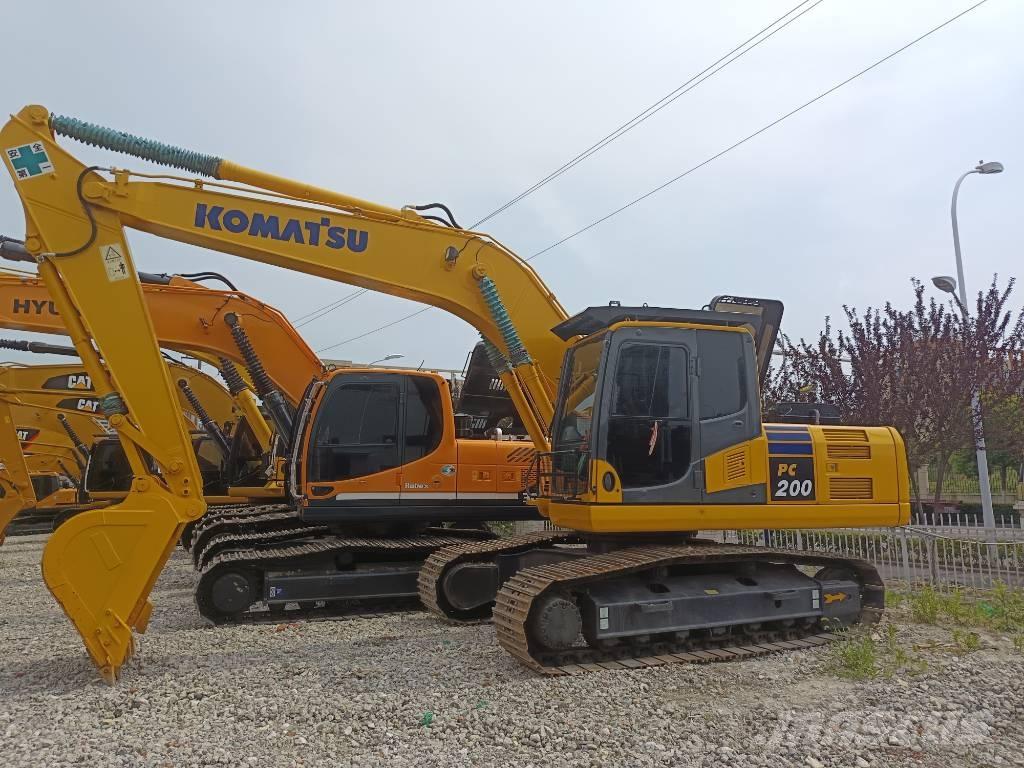 Komatsu PC 200 حفارات زحافة
