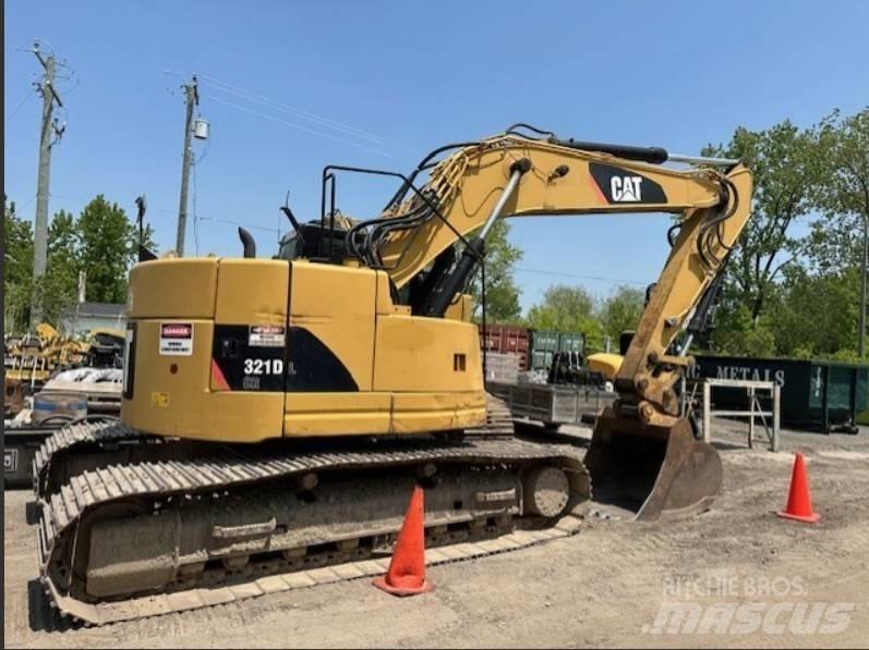 CAT 321 D LCR حفارات زحافة