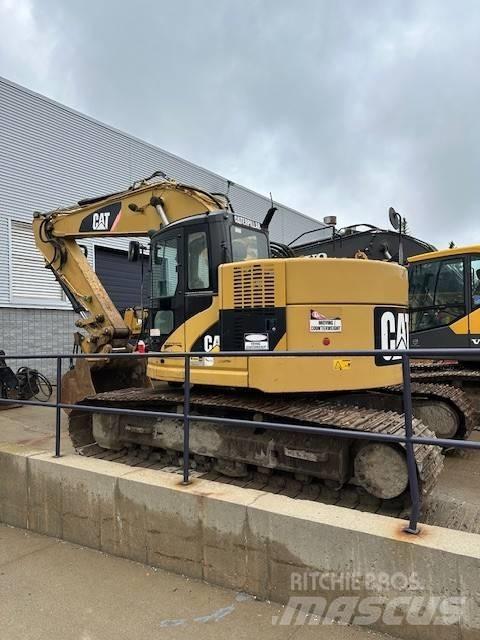 CAT 321 D LCR حفارات زحافة