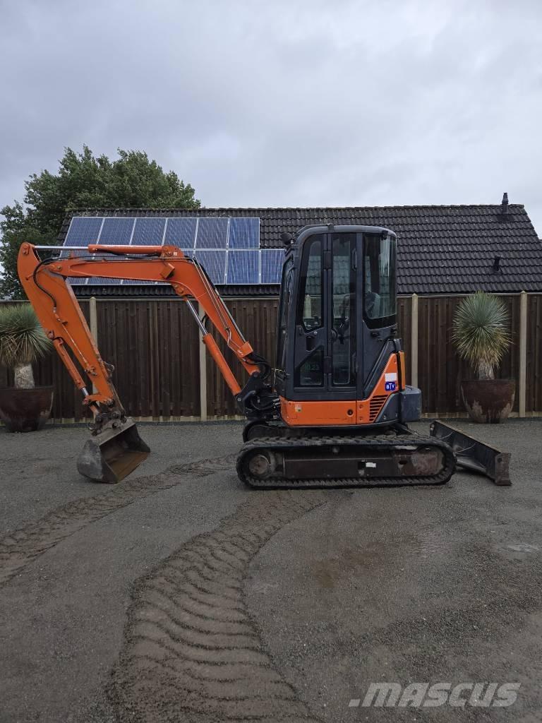 Hitachi ZX 35 U-2 حفارات صغيرة أقل من 7 طن (حفارات صغيرة)