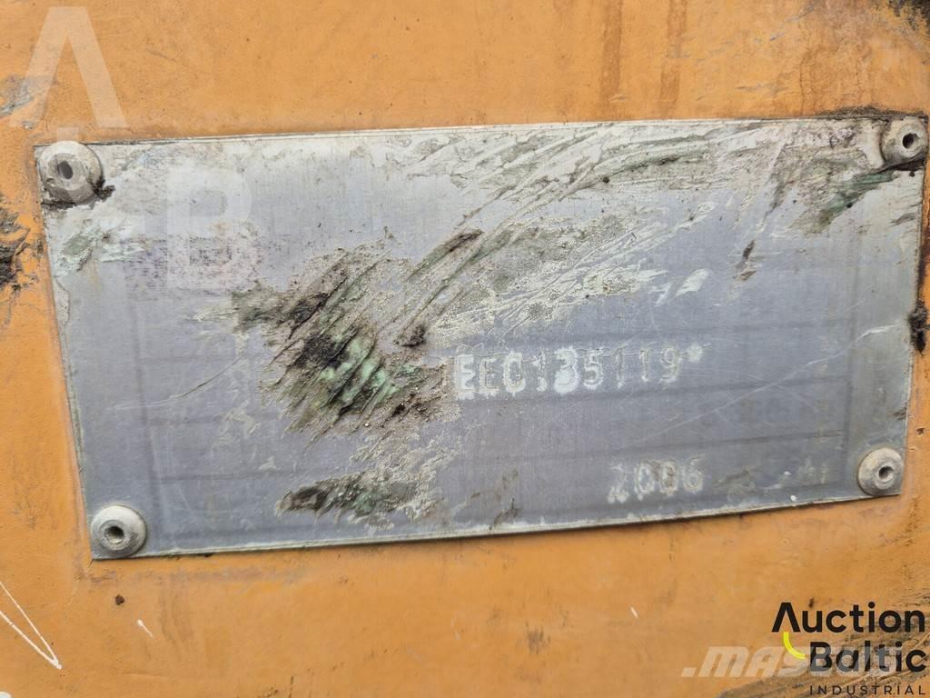 CASE 621 D لوادر بعجل