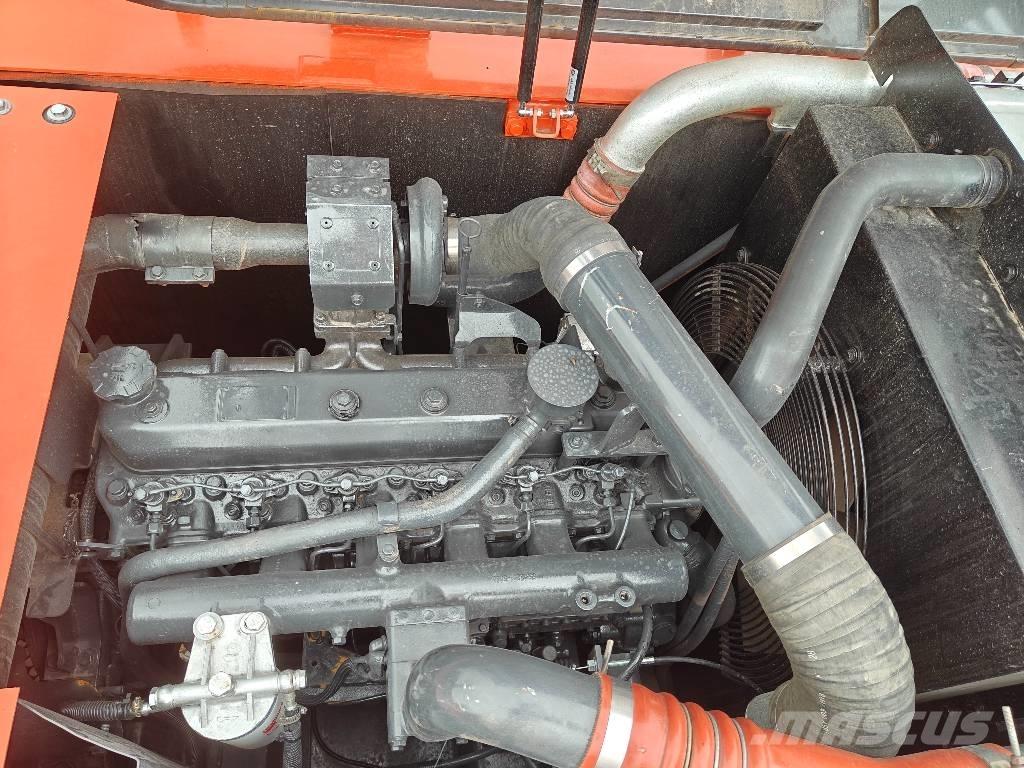 Doosan 225 LCA حفارات زحافة