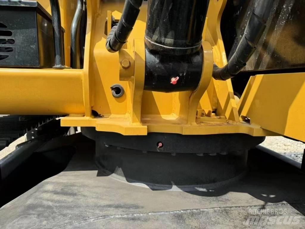 CAT 307E2 حفارات زحافة