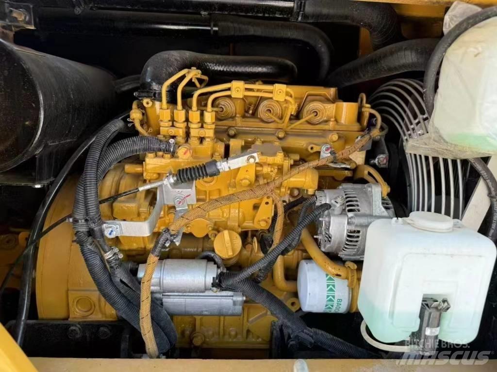 CAT 307E2 حفارات زحافة