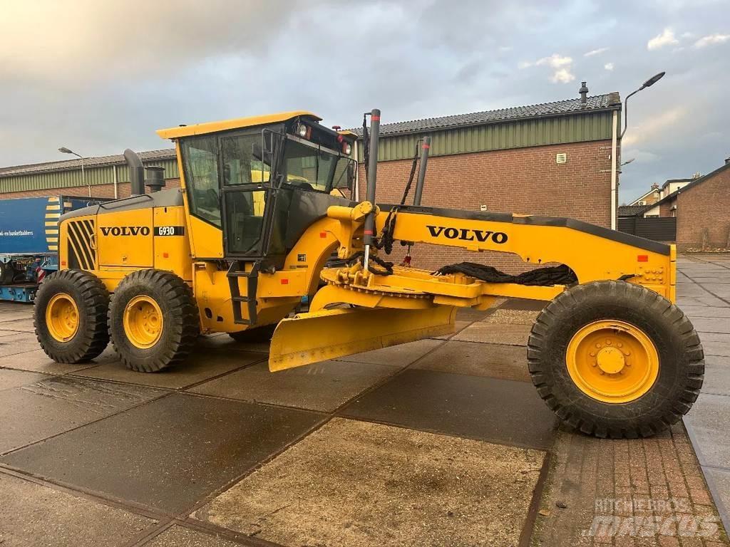 Volvo G 930 معدات تمهيد الطرق