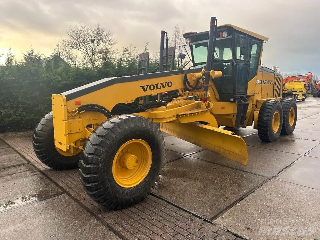 Volvo G 930 معدات تمهيد الطرق