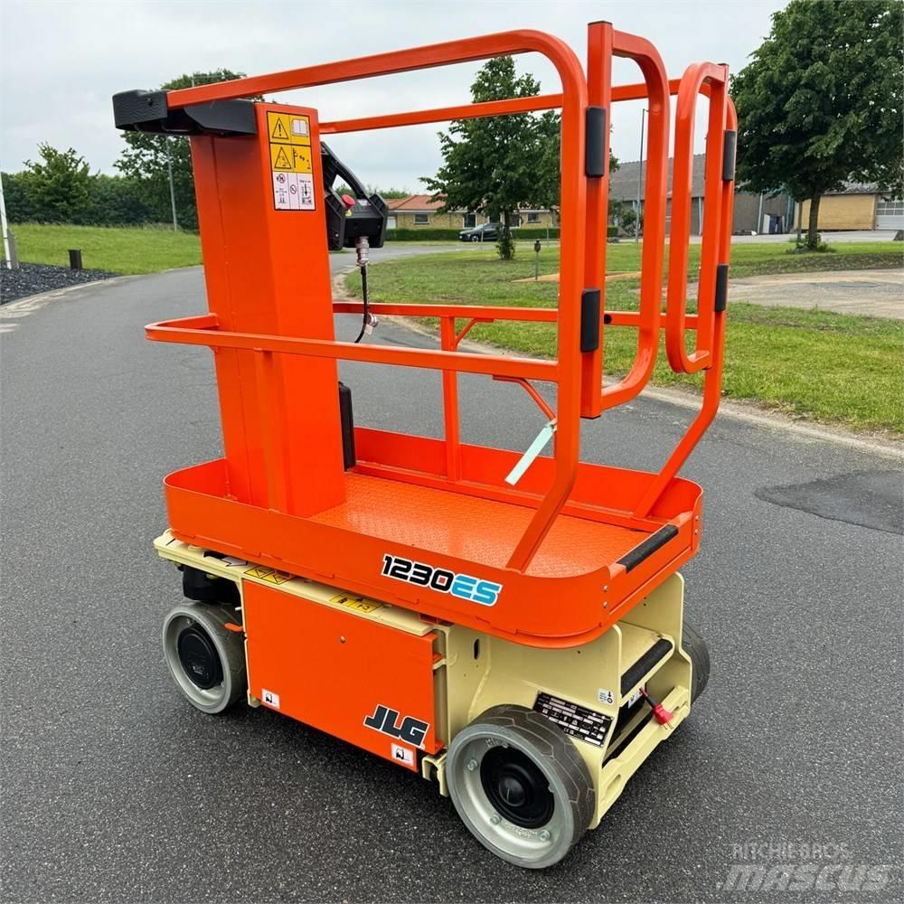 JLG 1230 ES رافعات السارية الرأسية