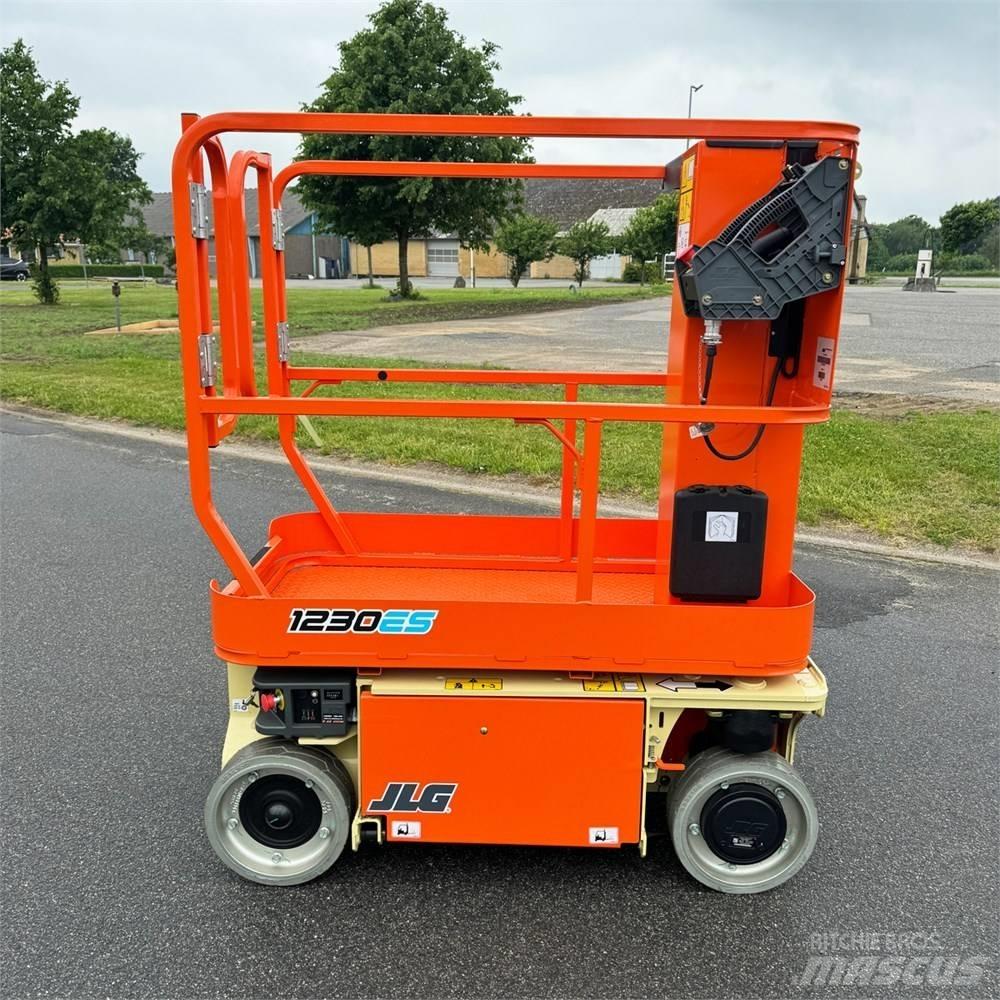 JLG 1230 ES رافعات السارية الرأسية