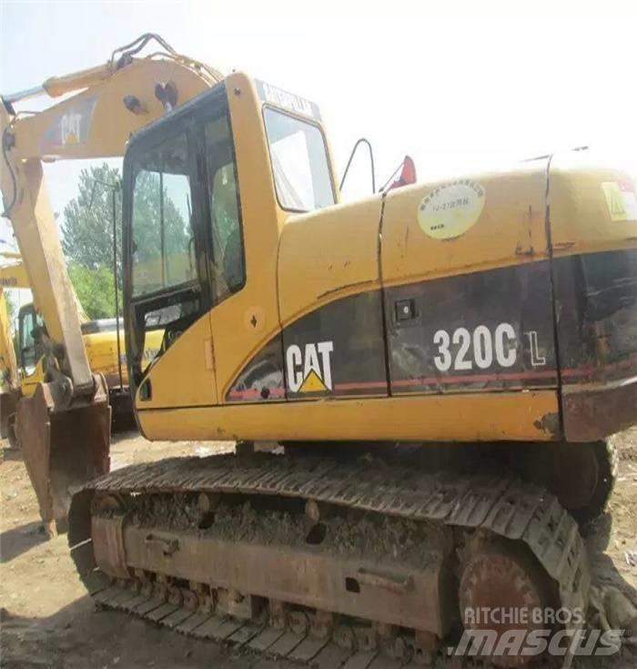 CAT 320 C حفارات زحافة