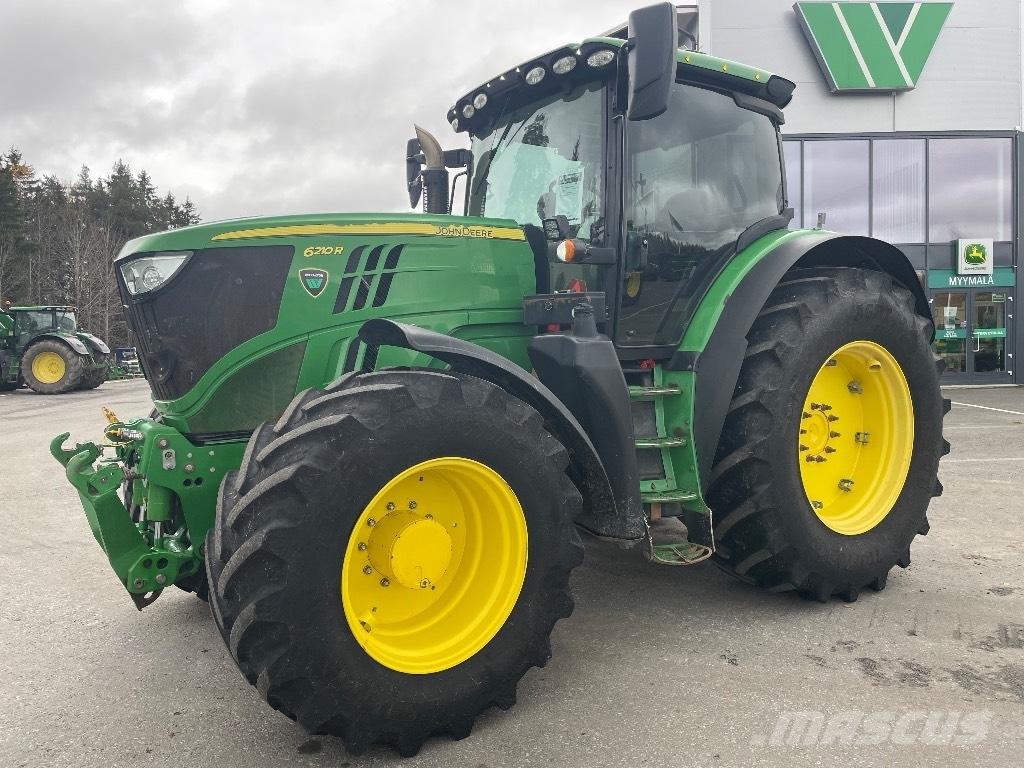 John Deere 6210 R الجرارات