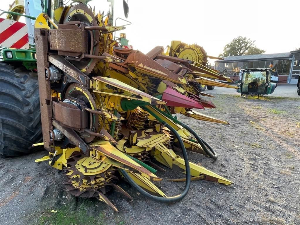 John Deere 7750 حصادات الأعلاف