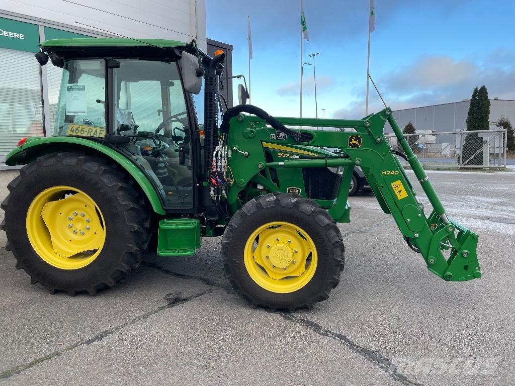 John Deere 5075 E الجرارات
